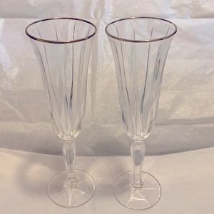 COPY - Fluted Champagne
Vendome-Platinum
by NORITAKE